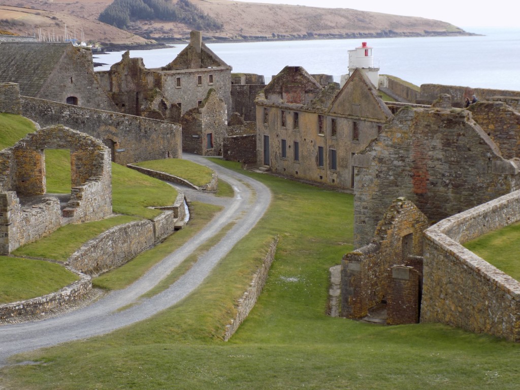A partial view of Charles Fort from inside.